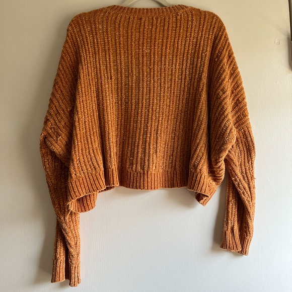 Golden Yellow V-neck Sweater - Picture 3 of 3